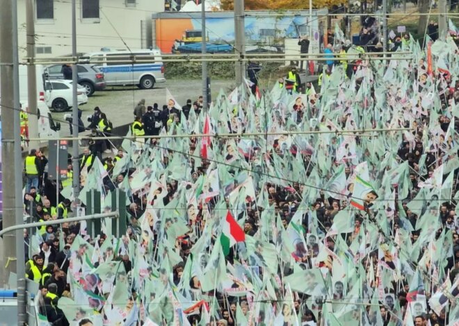 Köln’de on binlerce PKK yandaşı, yürüyüş düzenledi